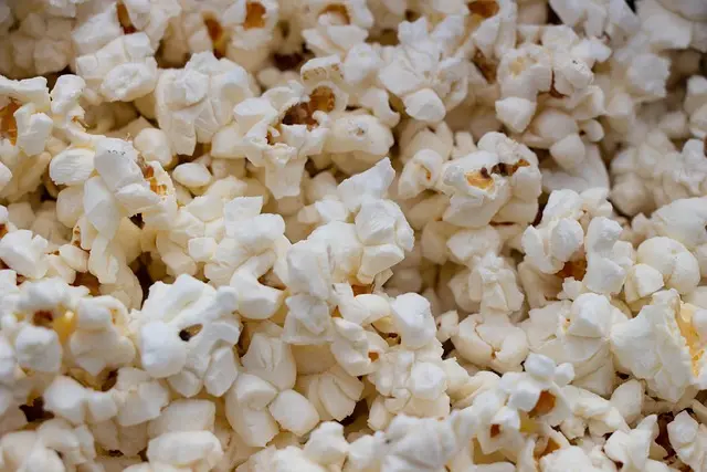 Cómo organizar una noche de películas perfecta en casa