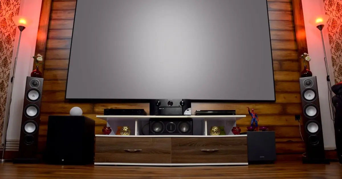 Cómo seleccionar el mejor sistema de sonido para tu cine en casa
